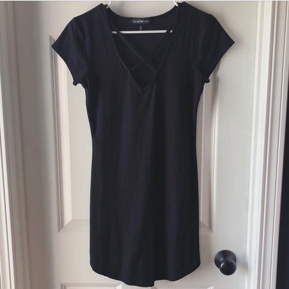 Derek Heart Dresses & Skirts - Derek Heart V-Neck Dress